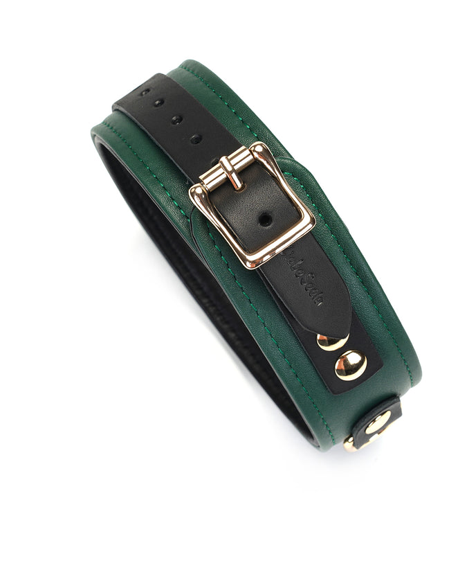 Liefdevolle Ziel halsband van koeienleer met riem – Mosgroen Chic