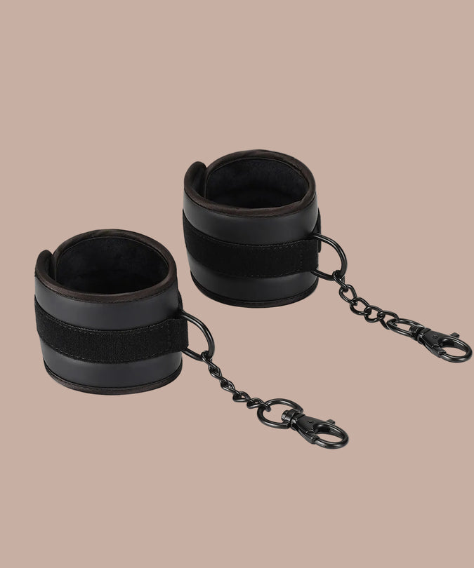 Liebe Seele Vegan Fetish Wrist to Collar Restraint Set – Black