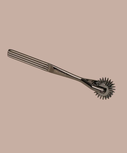 Liebe Seele X-Rose Triple Row Wartenberg Pinwheel — Black