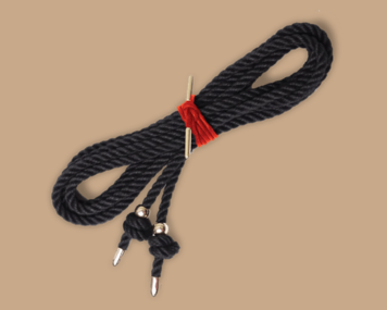 Coco de Mer – Bondage Rope With Gold Tips Black