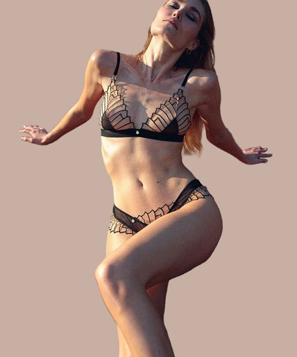 Atelier Amour – Cosmic Dream Triangle Bra - Black