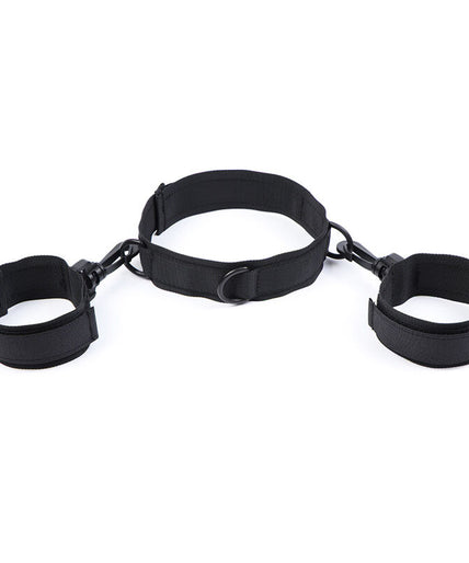 OHMAMA FETISH - NYLON HANDCUFFS AND COLLAR