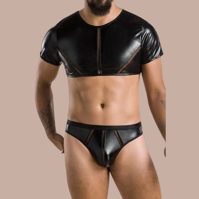 Pleasurements Passion 057 zwarte set bestaande uit een cropped top en slip met glanzende afwerking en mesh details