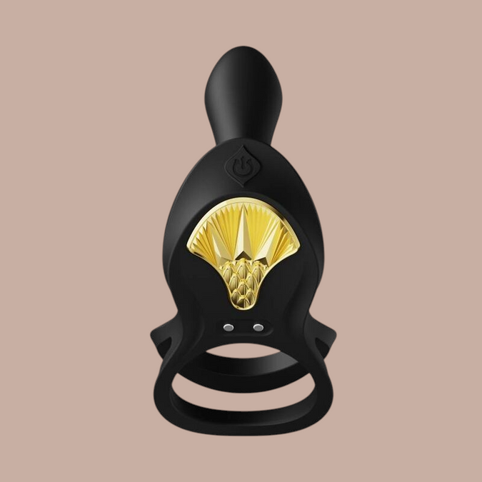Pleasurements Zalo Bayek zwarte siliconen vibrerende koppelring met gouden Egyptisch geïnspireerd detail
