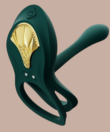 Pleasurements Zalo Bayek vibrerende koppelring in groen siliconen met gouden Egyptisch geïnspireerd detail.