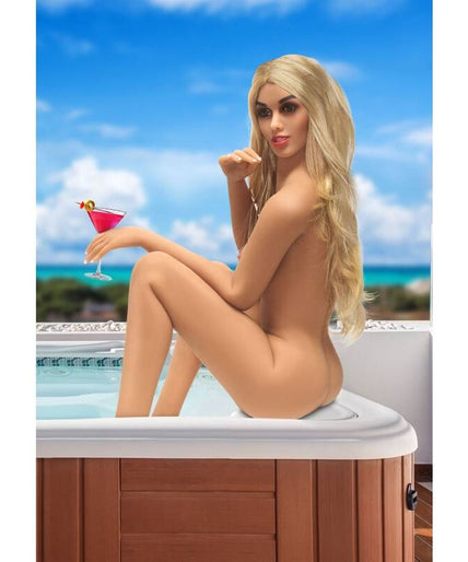 HIDDEN DESIRE - BANGER BABE JESSICA