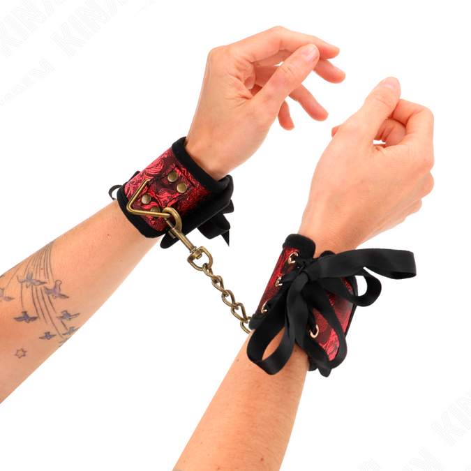 KINK - SCANDAL POLSBANDEN ROOD-ZWART KANTEN DETAILS 24,5 CM X 6,5 CM