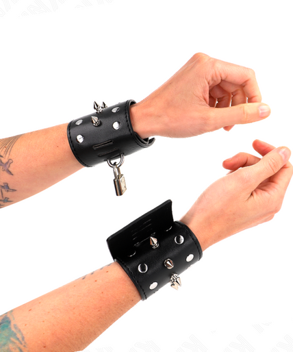 KINK - PUNK WRIST RESTRAINTS WITH SPIKES 25 X 6 CM