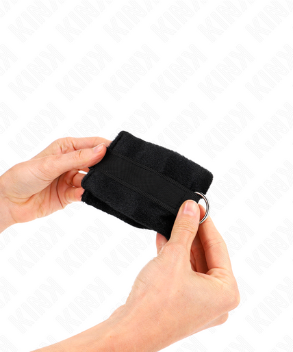 KINK - BEGINNER FUR HAND CUFFS BLACK 30 X 7 CM