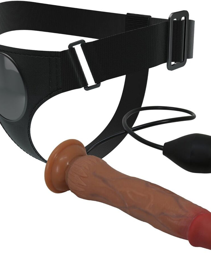 Pretty Love – Kyton Universeel Harnas Slipje Met Spuitende Dildo 19 Cm Mulato