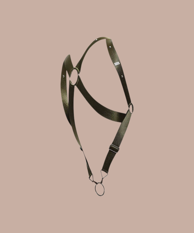 Pleasurements Mob Dngeon groen metalen cross-back harnas voor een verfijnde en sensuele uitstraling.