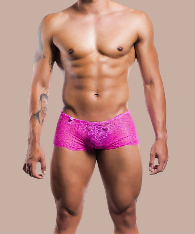 Pleasurements Mob roze kanten boxershort voor heren met een verfijnd bloemmotief voor een sensuele uitstraling.