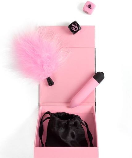 SECRET PLAY - PLEASURES BOX FOR COUPLES: DICE + VIBRATING BULLET + FEATHER PEN