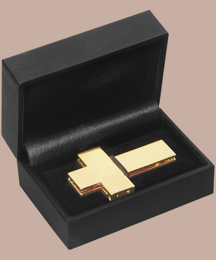 Gouden Pleasurements Maison Close Inspiration Divine kruis-accessoire met magnetische sluiting