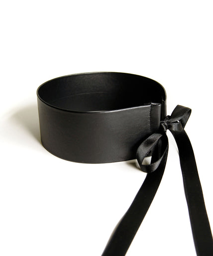 Mondin Big Black Illusion – Exclusive Breast Jewelry