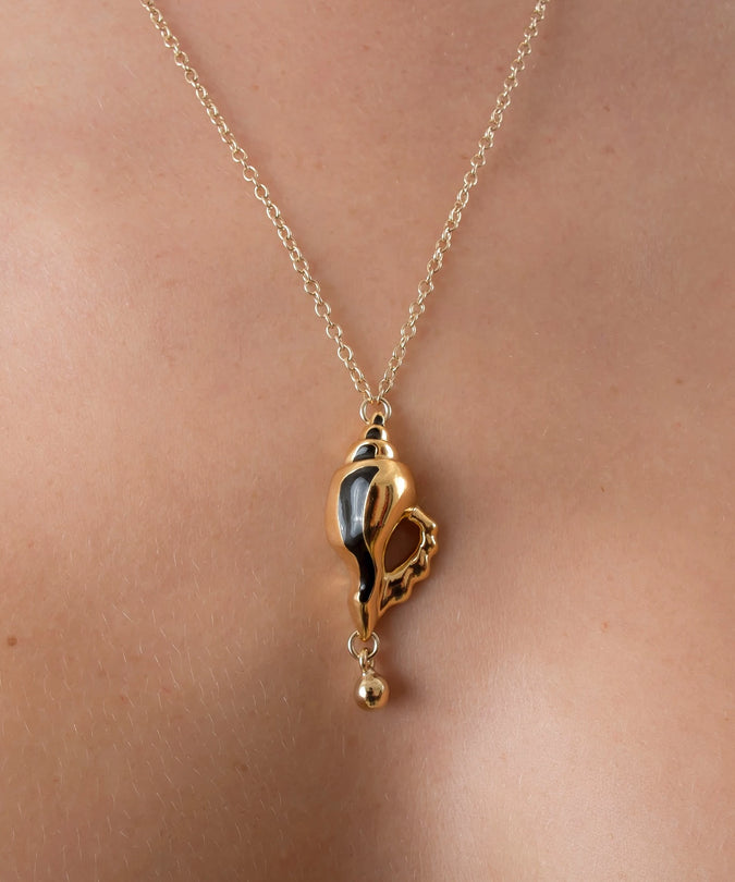 Sylvie Monthulé Secret Passion Gold and Black Shell Pendant Gold