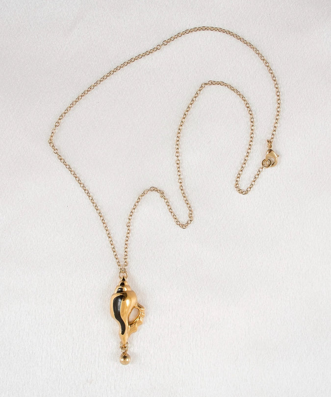 Sylvie Monthulé Secret Passion Gold and Black Shell Pendant Gold