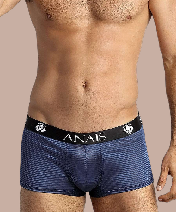 Pleasurements Anais Men Naval boxer in navy blue met gestreepte textuur en zwarte tailleband met merklogo