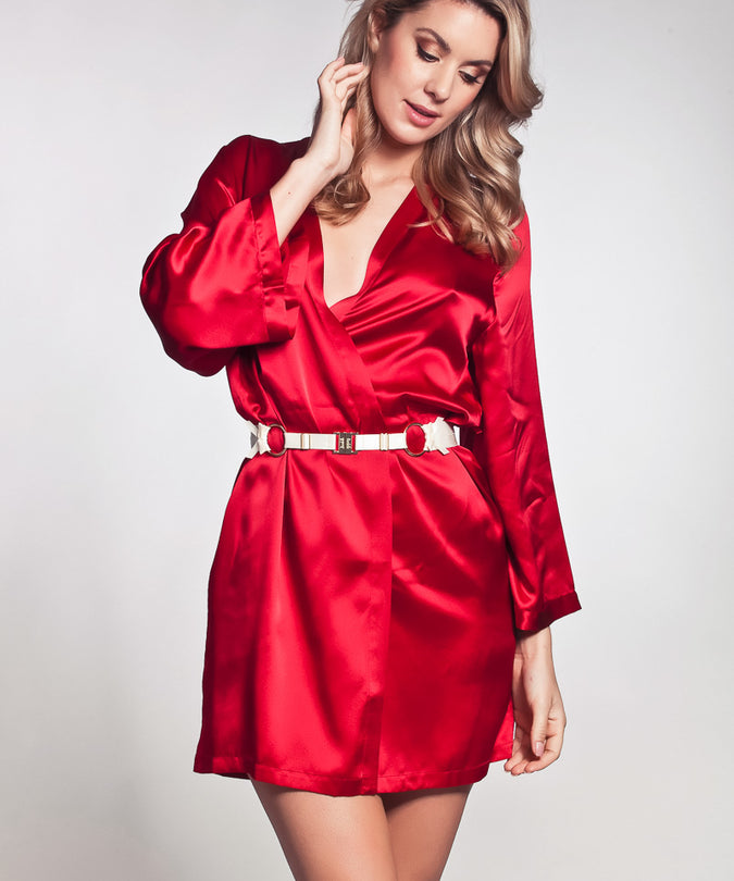 model front 3 marjolaine laser silk kimono red